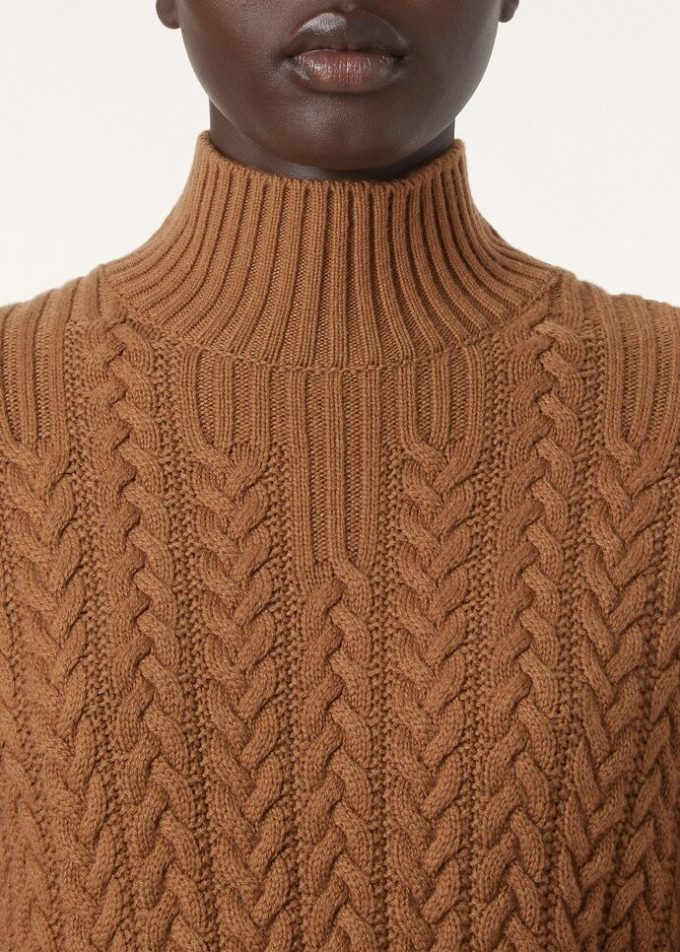 Coste Turtleneck