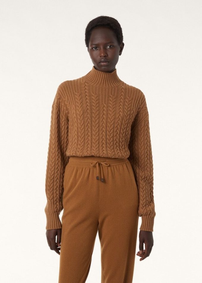 Coste Turtleneck