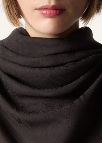 Floral Majolica Foulard 120 x 120