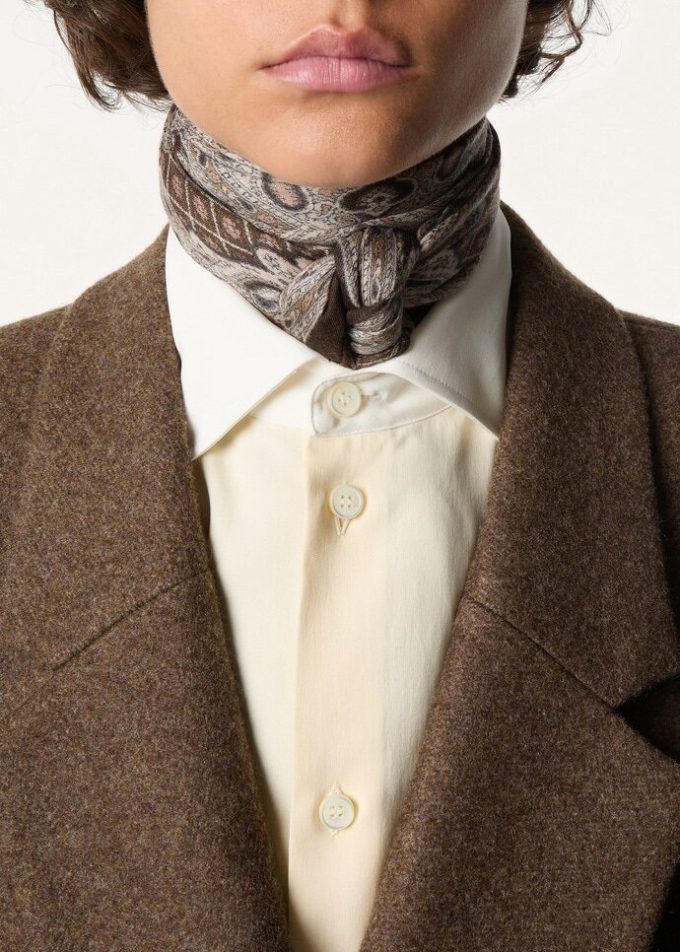 Floral Majolica Foulard 90 x 90