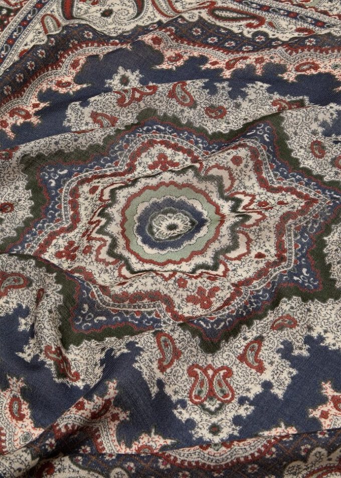 Floral Majolica Foulard 90 x 90