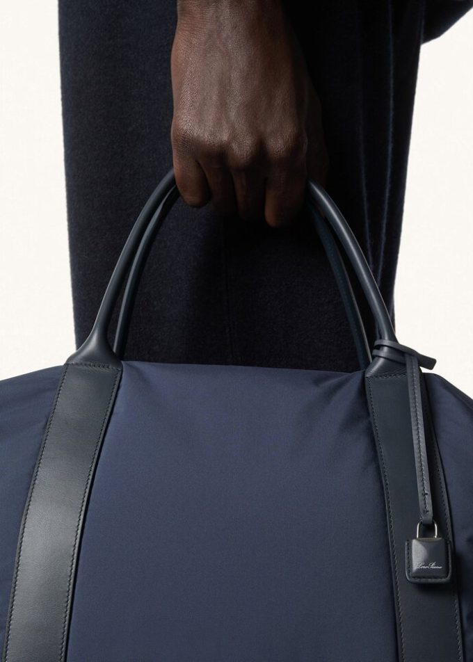 Medium Wind Duffle Bag