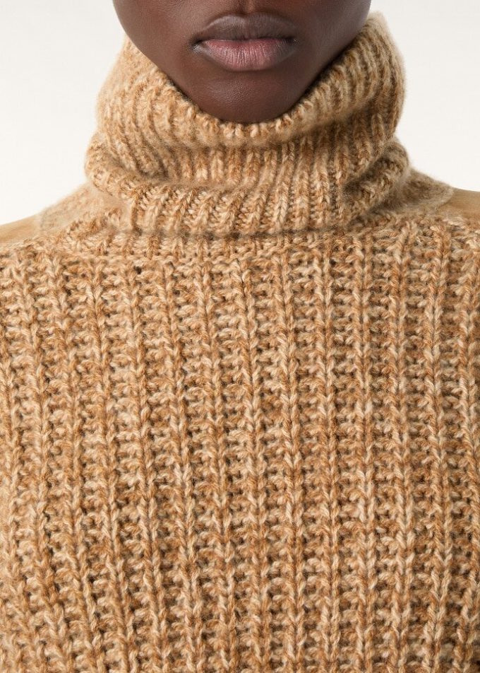 Mountain Maple Turtleneck