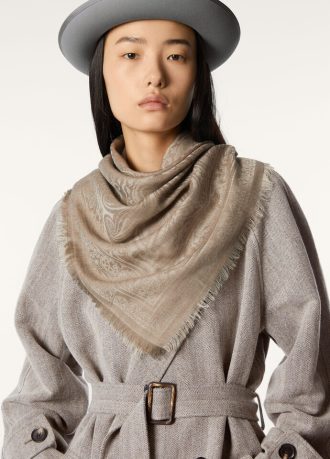 Sherazade Carr茅 90×90