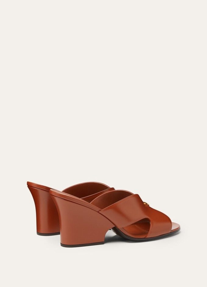 Vera Sandal